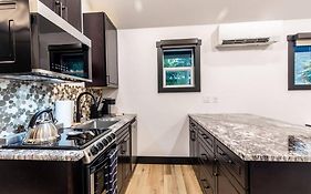 Bear Den A Cozy 1 Bedroom Tiny Cabin Near Lake Wenatchee